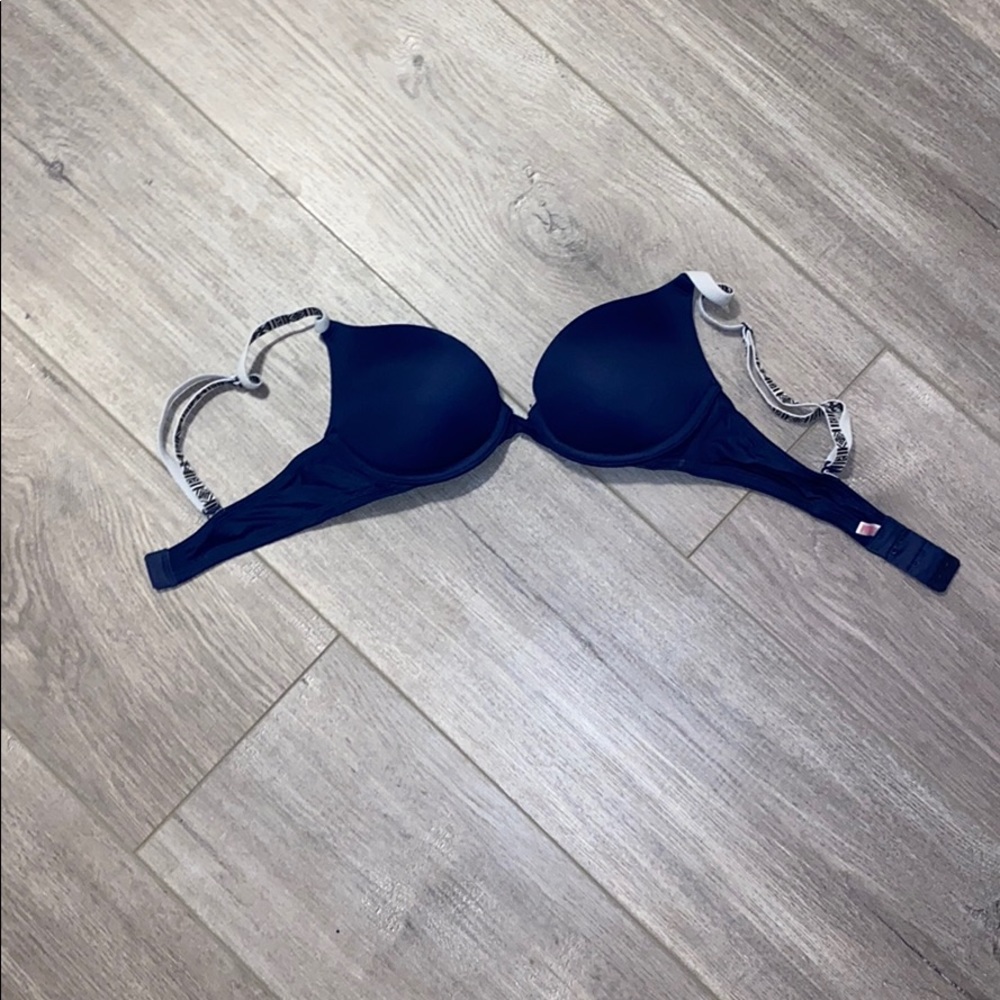 vs pink bra